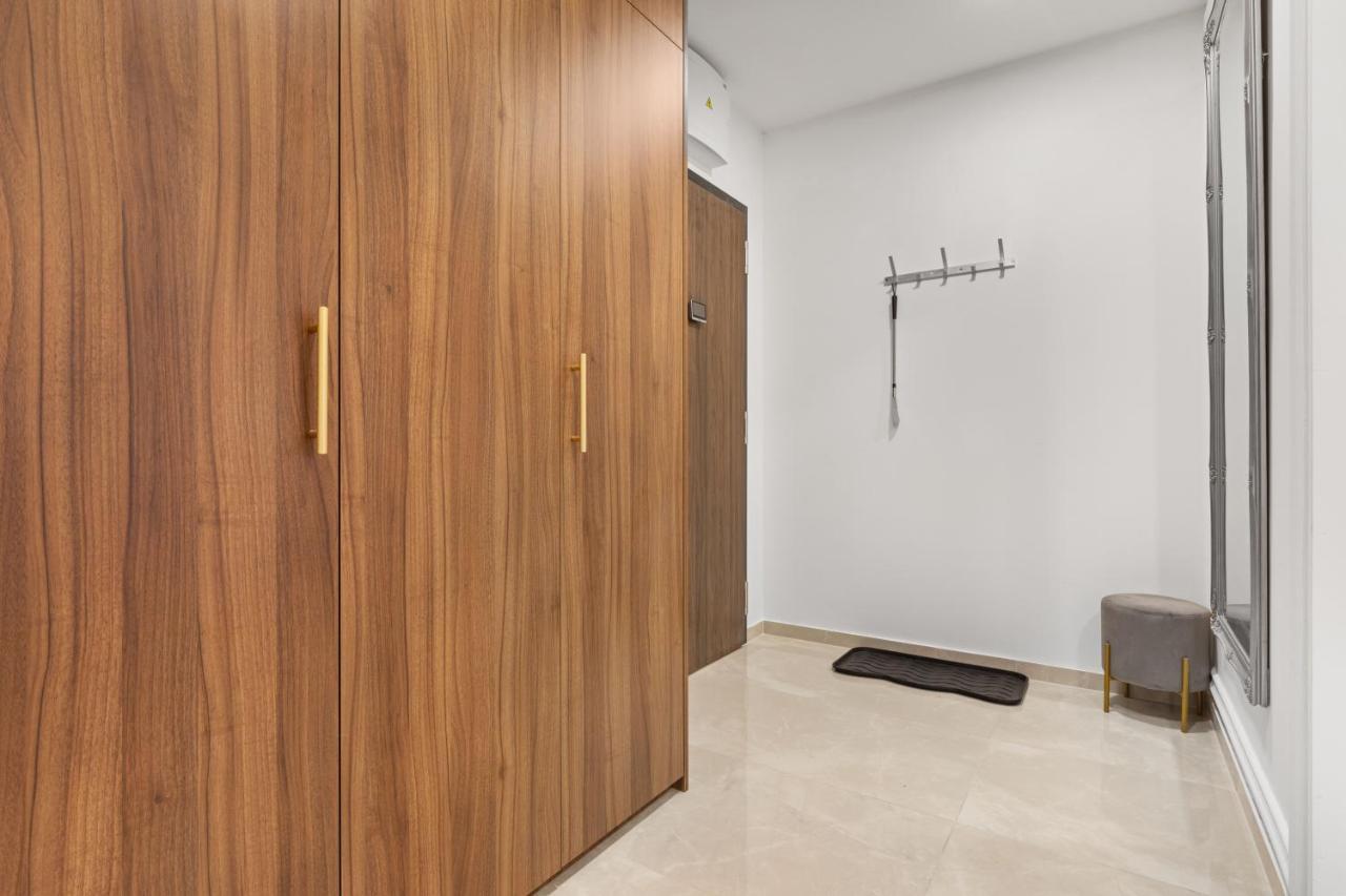 Lam Jegeho Alej - Jacuzzi - Free Parking Apartment Bratislava Luaran gambar
