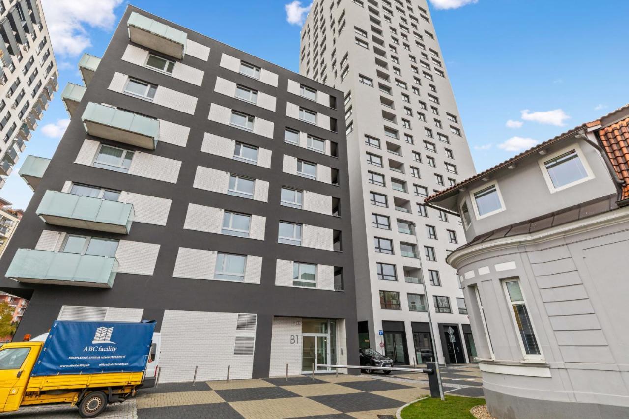 Lam Jegeho Alej - Jacuzzi - Free Parking Apartment Bratislava Luaran gambar