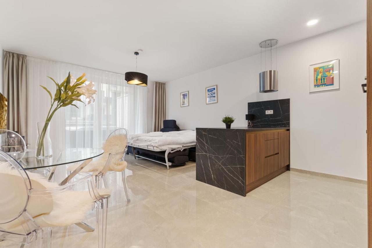 Lam Jegeho Alej - Jacuzzi - Free Parking Apartment Bratislava Luaran gambar