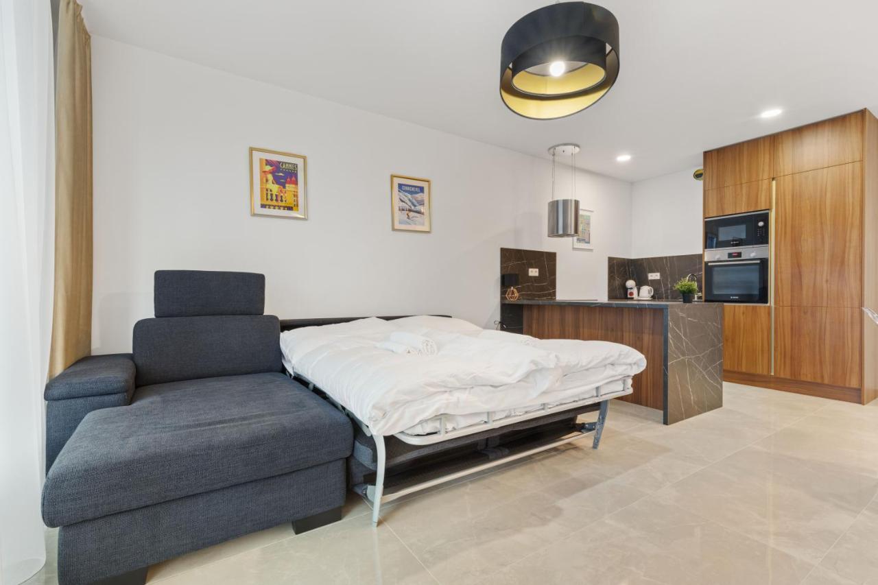 Lam Jegeho Alej - Jacuzzi - Free Parking Apartment Bratislava Luaran gambar
